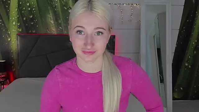 HollyTailors online show from 03-10-26, 06:28