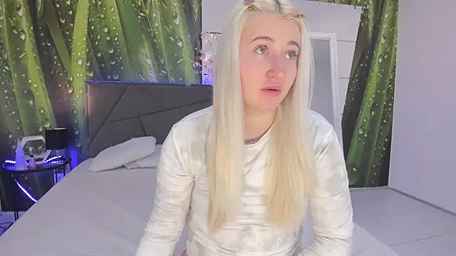 HollyTailors online show from 02-10-26, 06:45