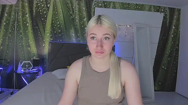 HollyTailors online show from 04-07-26, 05:31