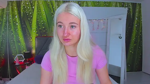 HollyTailors online show from 09-29-25, 05:25