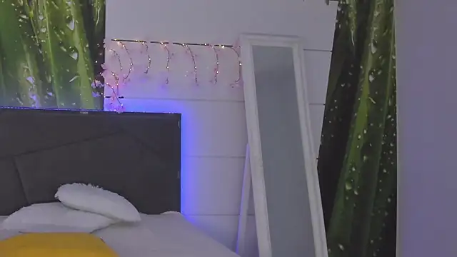 HollyTailors online show from 02-06-26, 01:40