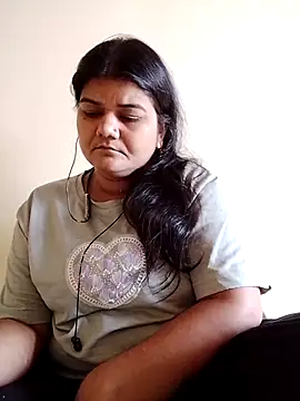 Snapshot of Meenu_tiwari chatting on 09-09-25, 04:44 Meenu tiwari online show from 09-09-25, 04:44