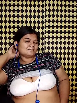Snapshot of Meenu_tiwari chatting on 10-05-25, 09:16 Meenu tiwari online show from 10-05-25, 09:16
