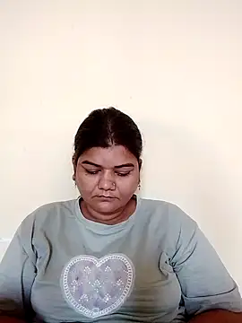 Snapshot of Meenu_tiwari chatting on 10-10-25, 11:33 Meenu tiwari online show from 10-10-25, 11:33