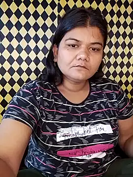 Snapshot of Meenu_tiwari chatting on 09-22-25, 09:04 Meenu tiwari online show from 09-22-25, 09:04
