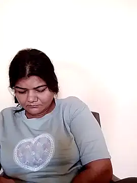 Snapshot of Meenu_tiwari chatting on 10-09-25, 09:43 Meenu tiwari online show from 10-09-25, 09:43