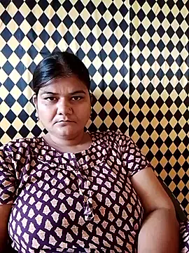 Snapshot of Meenu_tiwari chatting on 09-19-25, 06:50 Meenu tiwari online show from 09-19-25, 06:50