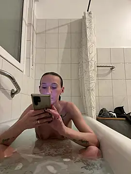 Emilia Mausi online show from 03-11-26, 08:14