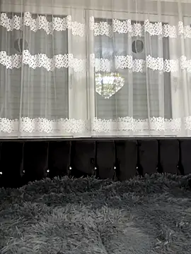 Emilia Mausi online show from 12-22-25, 08:09