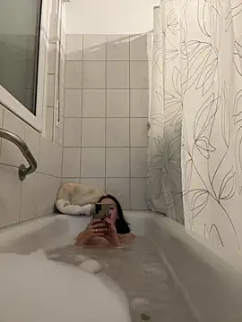 Emilia Mausi online show from 02-08-26, 07:44