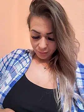 iSelena online show from 10-30-25, 05:17