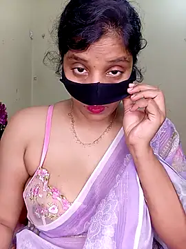 Snapshot of Rose-luckey chatting on 04-27-26, 02:37 Rose-luckey online show from 04-27-26, 02:37