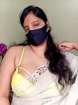 Snapshot of Rose-luckey chatting on 05-03-26, 01:58 Rose-luckey online show from 05-03-26, 01:58