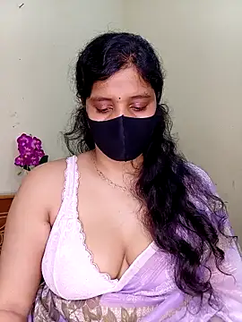 Snapshot of Rose-luckey chatting on 05-11-26, 02:45 Rose-luckey online show from 05-11-26, 02:45