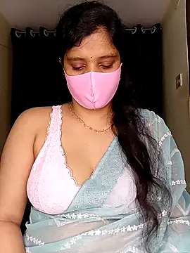 Rose-luckey online show from 04-22-26, 02:46