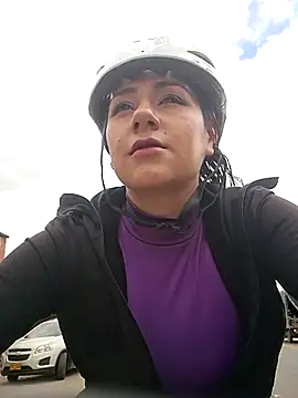 Snapshot of CAROLINE__07 chatting on 09-24-25, 01:50 CAROLINE 07 online show from 09-24-25, 01:50