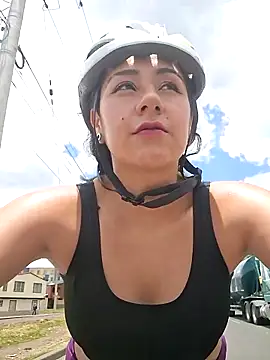 Snapshot of CAROLINE__07 chatting on 09-22-25, 04:35 CAROLINE 07 online show from 09-22-25, 04:35