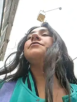 Snapshot of CAROLINE__07 chatting on 10-04-25, 05:25 CAROLINE 07 online show from 10-04-25, 05:25