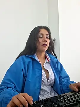 CAROLINE  07 online show from 11-29-25, 01:33