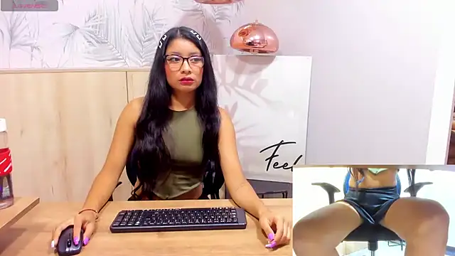 MelanyWayne  online show from 11-13-25, 07:07