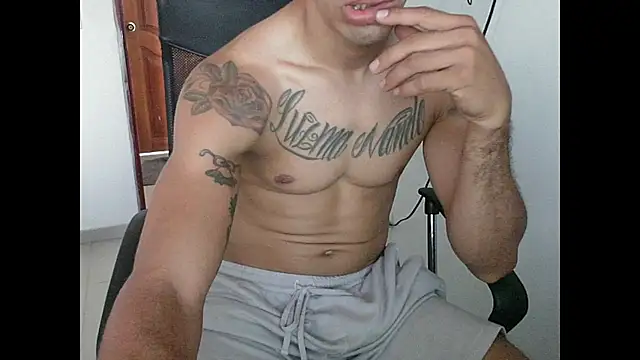 Snapshot of mckanna chatting on 10-01-25, 01:37 mckanna online show from 10-01-25, 01:37