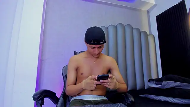  Leohot  online show from 01-14-26, 03:43