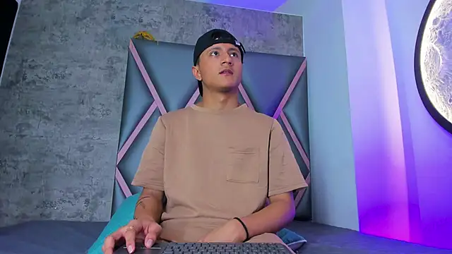  Leohot  online show from 02-18-26, 03:59