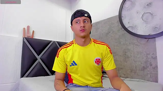  Leohot  online show from 04-12-26, 03:32