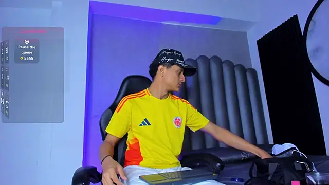  Leohot  online show from 12-20-25, 03:20