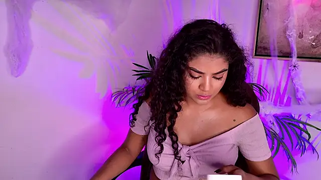 Carly Monroe  online show from 10-29-25, 10:20