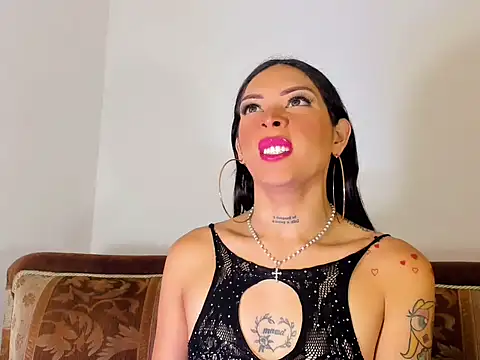 Megan Gil  online show from 10-07-25, 12:17