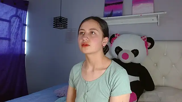 Zaaida  online show from 10-22-25, 01:43