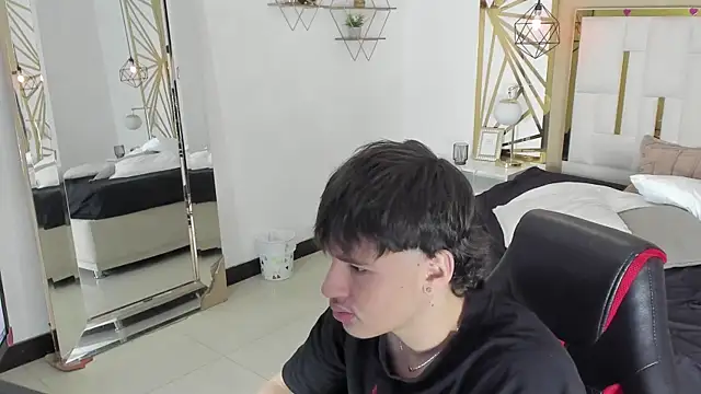 SEXYBOY VC online show from 10-20-25, 01:11