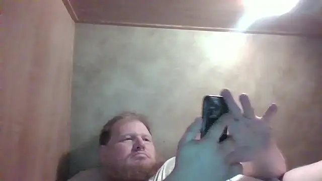 Snapshot of fisherman1015 chatting on 11-19-25, 02:22 fisherman1015 online show from 11-19-25, 02:22