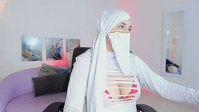 Snapshot of salma_isawwii chatting on 05-16-26, 02:27 salma isawwii online show from 05-16-26, 02:27