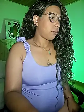 IVONNE COLLINS33 online show from 02-15-26, 11:25