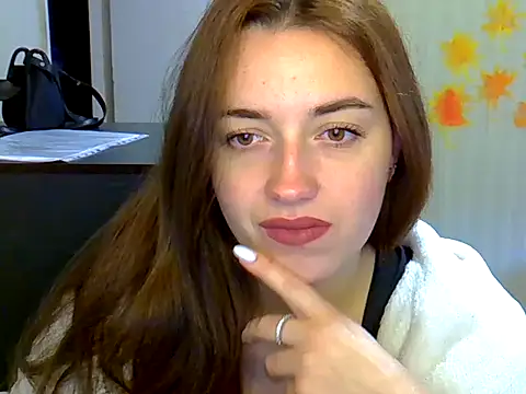 Snapshot of daniella_brun chatting on 10-20-25, 07:42 daniella brun online show from 10-20-25, 07:42