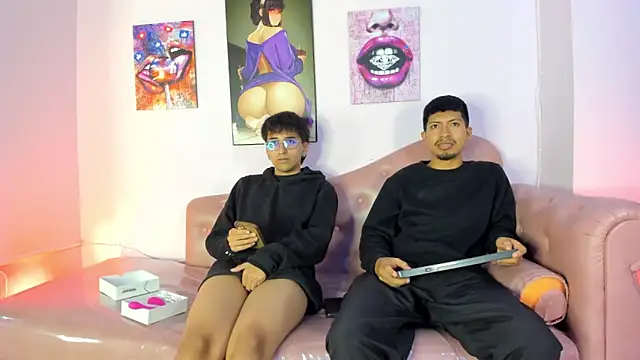 Snapshot of AxelAndJeremy chatting on 11-17-25, 02:15 AxelAndJeremy online show from 11-17-25, 02:15