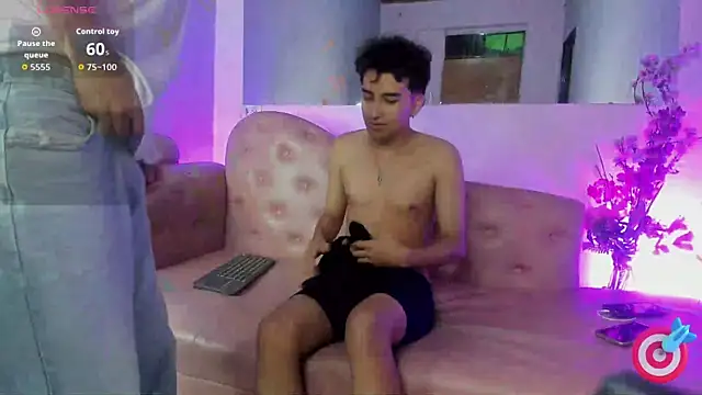 Snapshot of AxelAndJeremy chatting on 09-26-25, 02:51 AxelAndJeremy online show from 09-26-25, 02:51