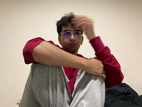 Snapshot of AxelAndJeremy chatting on 10-03-25, 04:36 AxelAndJeremy online show from 10-03-25, 04:36