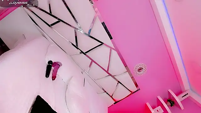 Ariia-janee online show from 01-18-26, 06:17