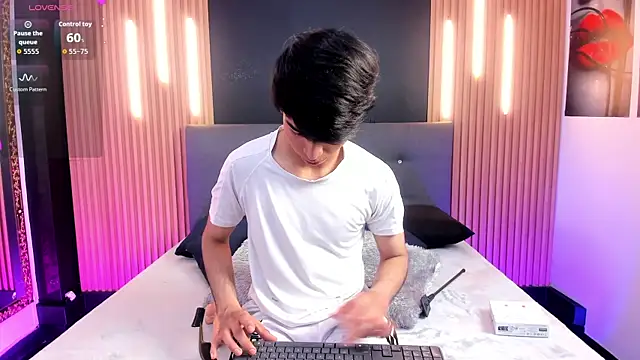 OnlyJos online show from 11-07-25, 08:13