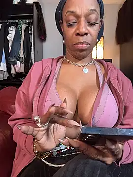 Kennady Buxum Goddess online show from 12-02-25, 01:06