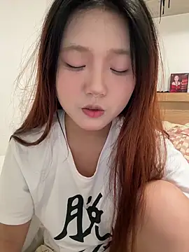 Snapshot of mimi9420 chatting on 05-05-26, 01:36 mimi9420 online show from 05-05-26, 01:36