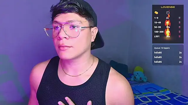 Alejandro Vt online show from 12-21-25, 01:52