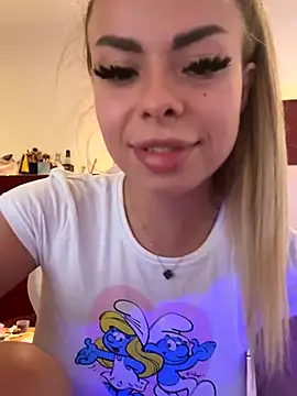 Snapshot of SerraVondeee chatting on 10-05-25, 02:19 SerraVondeee online show from 10-05-25, 02:19