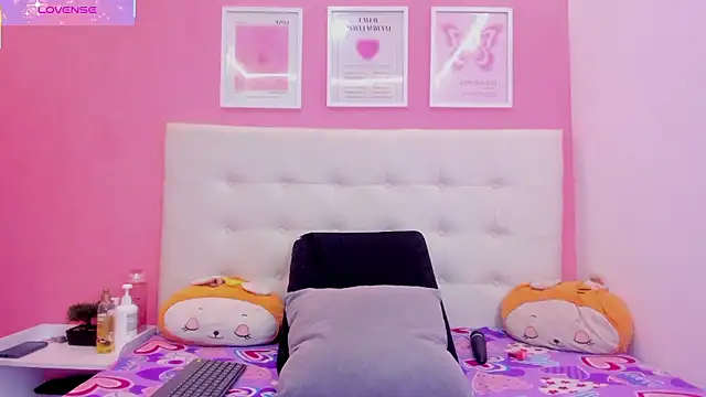 Macarena 05 online show from 03-12-26, 12:27