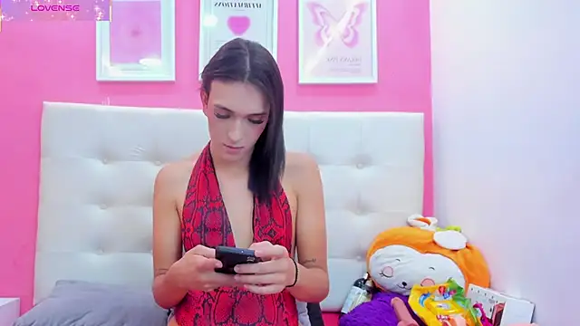 Macarena 05 online show from 11-13-25, 01:53