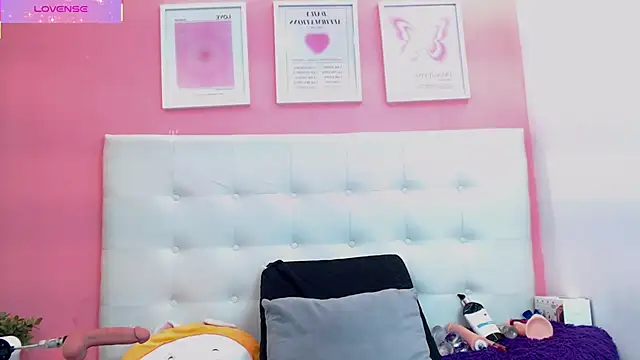 Macarena 05 online show from 10-27-25, 01:50