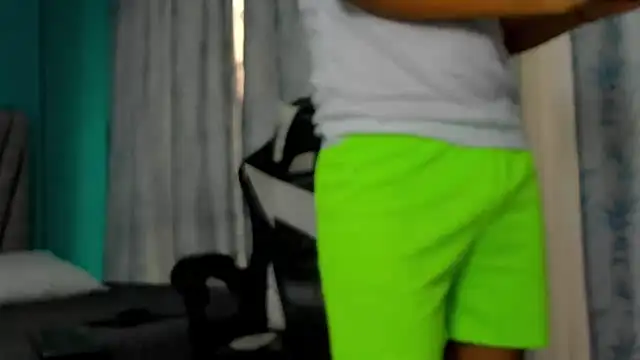 Snapshot of Felipe_Gonzales chatting on 09-15-25, 12:38 Felipe Gonzales online show from 09-15-25, 12:38